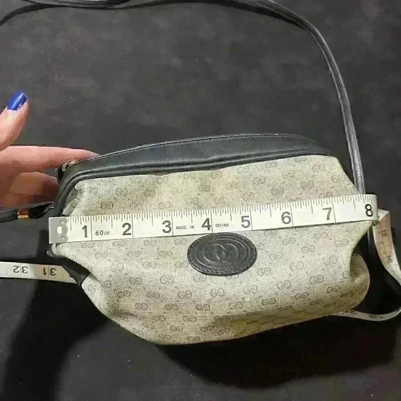 Vintage 70s/80s Gucci Authentic Barrel Crossbody Micro GG Mini Bag 007-115-5770 - Picture 14 of 16